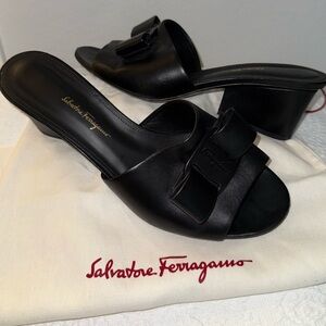 Salvatore Ferragamo Black Leather Bow Valery Bow Sandals Heels Mules 10 $895
